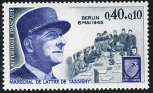 De Lattre signe la  capitulation à Berlin