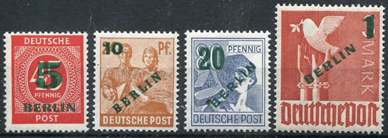 Surcharge BERLIN en vert