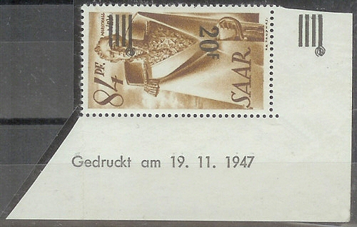 Coin daté sur papier blanc