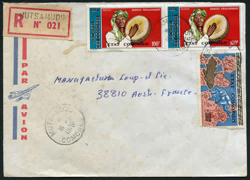 Danses folkloriques surchargées sur lettre