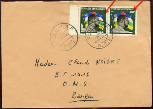 Paire de timbres dont un sans faciale