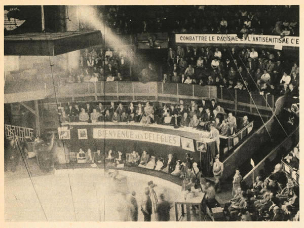 Réunion au Cirque d'Hiver pour la création du MRAP