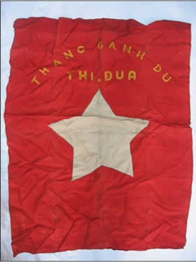 Drapeau du Vietminh puis de la VNDCCH